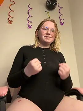 lame cat online show from November 2025 02:06:01 AM