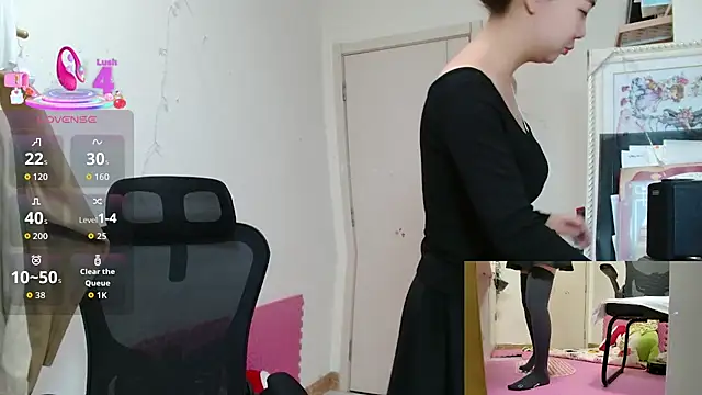 sallycui online show from October 2025 12:03:01 AM