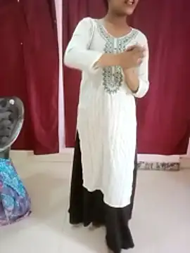 Snapshot of pari_rani7 chatting on October 2025 04:01:01 AM pari rani7 online show from October 2025 04:01:01 AM