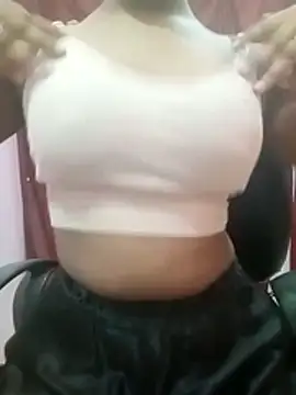 Snapshot of pari_rani7 chatting on October 2025 03:53:01 AM pari rani7 online show from October 2025 03:53:01 AM