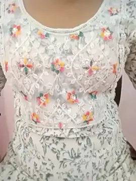 Snapshot of pari_rani7 chatting on October 2025 03:53:02 AM pari rani7 online show from October 2025 03:53:02 AM