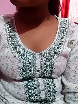 Snapshot of pari_rani7 chatting on November 2025 03:39:01 AM pari rani7 online show from November 2025 03:39:01 AM