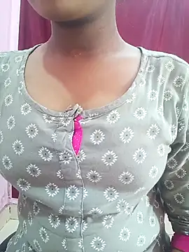 Snapshot of pari_rani7 chatting on December 2025 05:45:02 AM pari rani7 online show from December 2025 05:45:02 AM