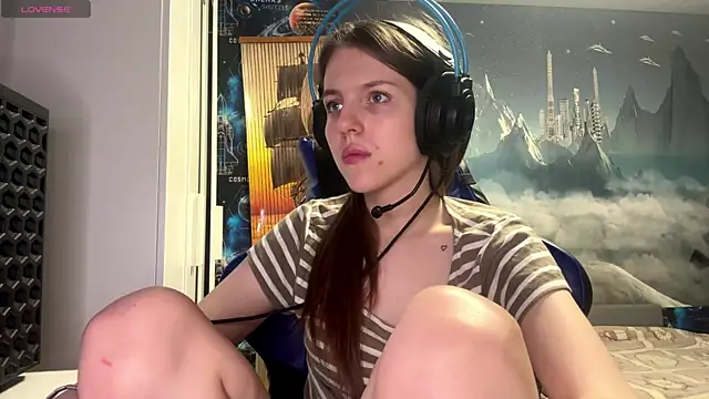 Elira Breeze online show from February 2026 04:37:02 PM