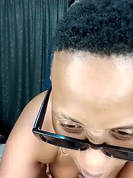 Snapshot of SexyCurves96 chatting on October 2025 07:23:02 PM SexyCurves96 online show from October 2025 07:23:02 PM