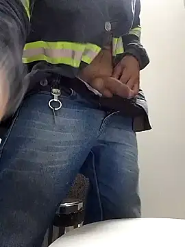 Snapshot of Claudiokkkkk chatting on December 2025 03:39:01 PM Claudiokkkkk online show from December 2025 03:39:01 PM