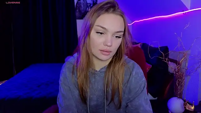 KitsyMoore online show from December 2025 01:05:02 PM