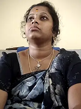 sweetqueen143 online show from October 2025 06:12:01 AM