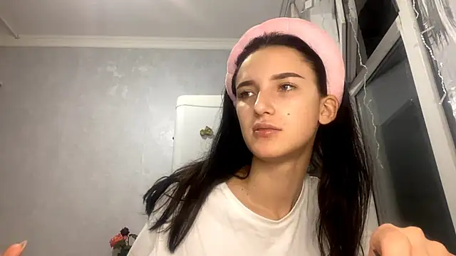 Snapshot of TifanyRawi chatting on September 2025 08:23:02 PM TifanyRawi online show from September 2025 08:23:02 PM