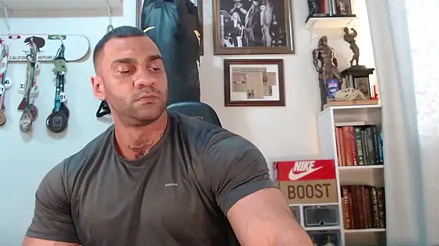 henryhadesflirt online show from December 2025 06:04:02 PM