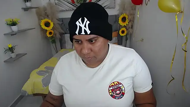 Snapshot of hotlesby_valery chatting on October 2025 07:01:02 PM hotlesby valery online show from October 2025 07:01:02 PM
