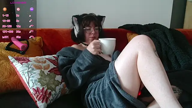 Snapshot of HardNerdVoid chatting on October 2025 06:53:02 AM HardNerdVoid online show from October 2025 06:53:02 AM