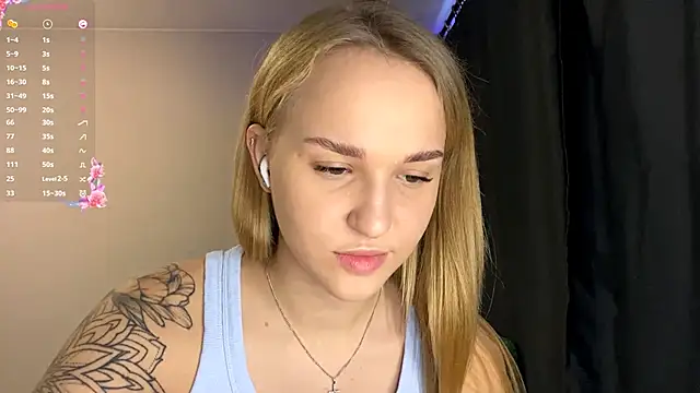 TanekaBoitel online show from October 2025 10:13:01 AM