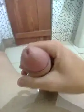 teuszim1923 online show from October 2025 04:51:01 PM