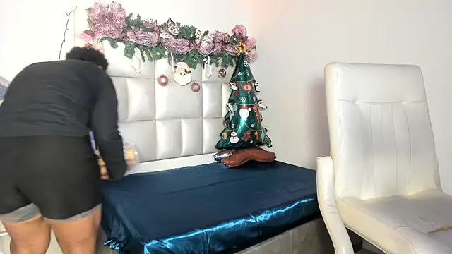 peyton  wat online show from December 2025 12:33:02 PM