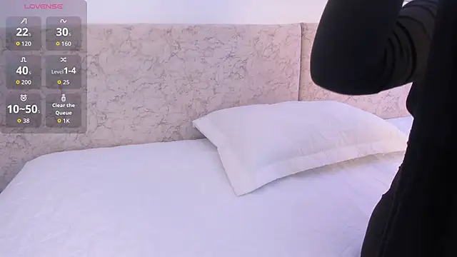 Snapshot of _Malak chatting on December 2025 02:22:02 PM Malak online show from December 2025 02:22:02 PM