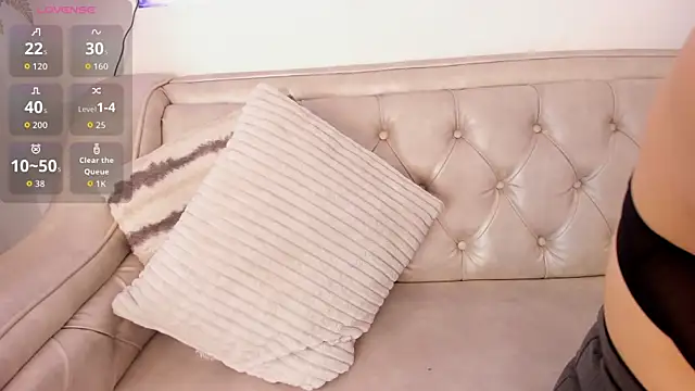 Snapshot of _Malak chatting on December 2025 11:39:02 AM Malak online show from December 2025 11:39:02 AM