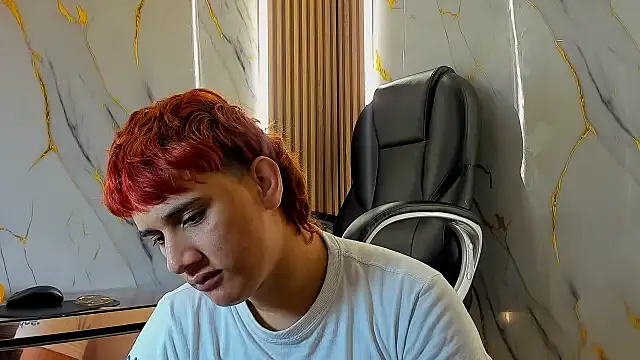 Snapshot of Marian_Cristal chatting on February 2026 01:45:04 AM Marian Cristal online show from February 2026 01:45:04 AM