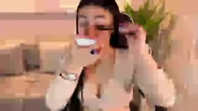 scarlett smith tp online show from December 2025 12:55:02 PM