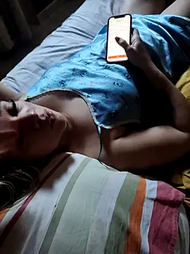 Snapshot of Barbie_13 chatting on September 2025 07:40:02 PM Barbie 13 online show from September 2025 07:40:02 PM