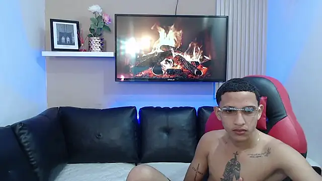Snapshot of DEIV2_ chatting on November 2025 09:11:01 PM DEIV2 online show from November 2025 09:11:01 PM