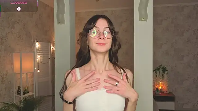 ReneeLippeatt online show from October 2025 07:25:01 PM