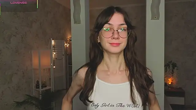 ReneeLippeatt online show from October 2025 07:43:01 PM