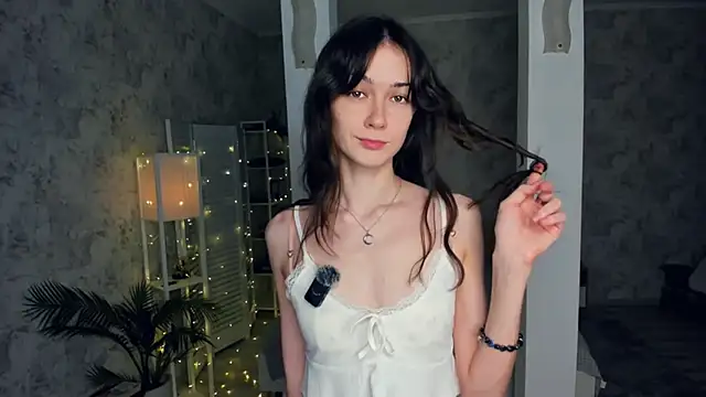 ReneeLippeatt online show from December 2025 07:23:02 PM