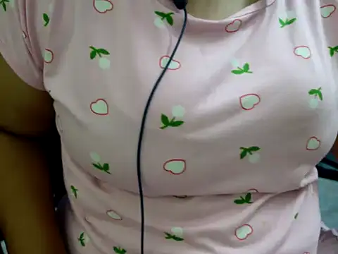 Snapshot of tamilqueenbaby chatting on October 2025 02:16:02 PM tamilqueenbaby online show from October 2025 02:16:02 PM