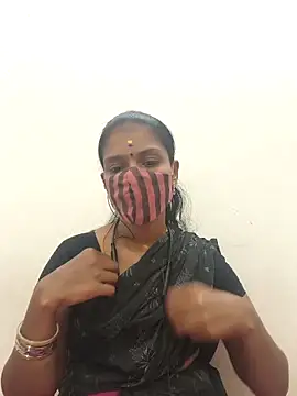 Snapshot of Tamil_Yalini12 chatting on October 2025 10:13:02 AM Tamil Yalini12 online show from October 2025 10:13:02 AM