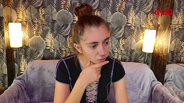 Charming LIA online show from October 2025 01:31:01 PM