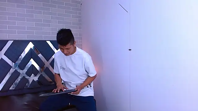 marcus hans  online show from November 2025 07:25:01 PM