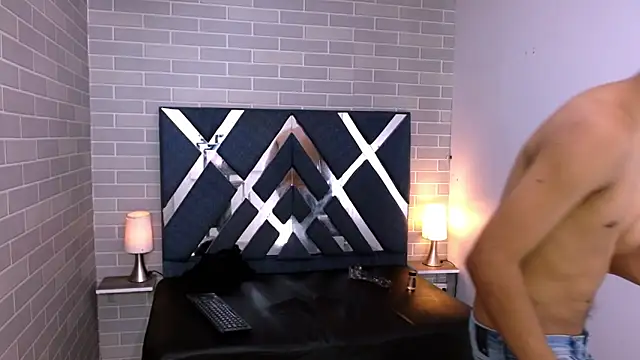 marcus hans  online show from November 2025 06:39:01 PM