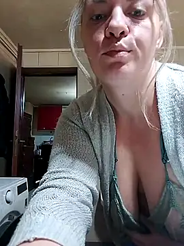 Mommygetnaughty online show from October 2025 01:29:01 PM