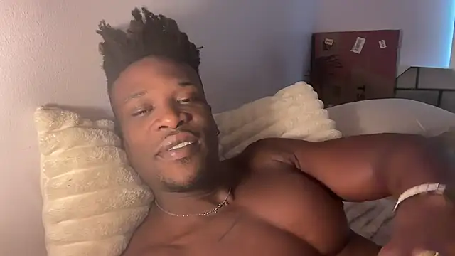 Snapshot of MrDaddyBlackNi9e chatting on November 2025 01:10:01 PM MrDaddyBlackNi9e online show from November 2025 01:10:01 PM