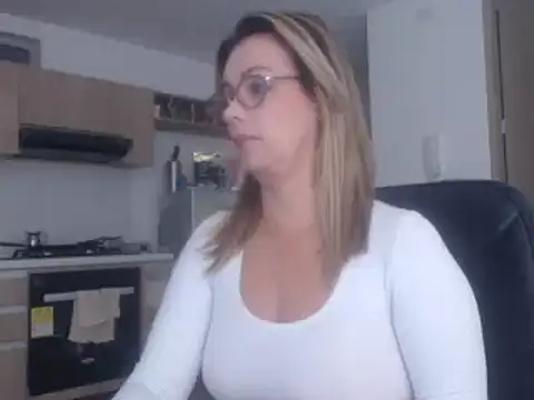 LovePaula online show from March 2025 11:42:02 AM