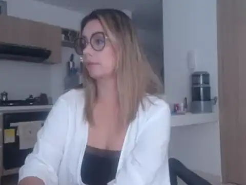 LovePaula online show from March 2025 09:02:02 AM