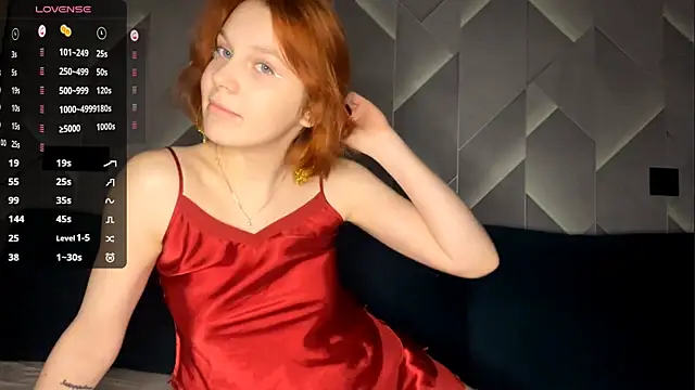 Snapshot of FoxLina chatting on November 2025 07:46:02 PM FoxLina online show from November 2025 07:46:02 PM