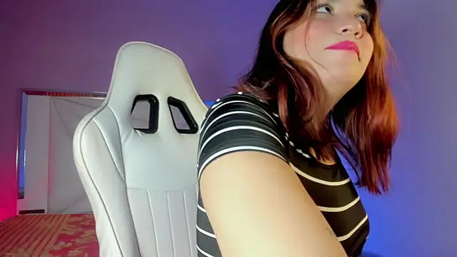 Snapshot of Isabela_saenz chatting on October 2025 03:23:02 PM Isabela saenz online show from October 2025 03:23:02 PM