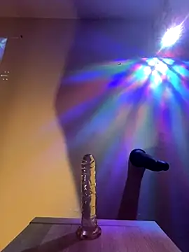 Snapshot of Reine_du_Vice84 chatting on November 2025 12:10:01 AM Reine du Vice84 online show from November 2025 12:10:01 AM