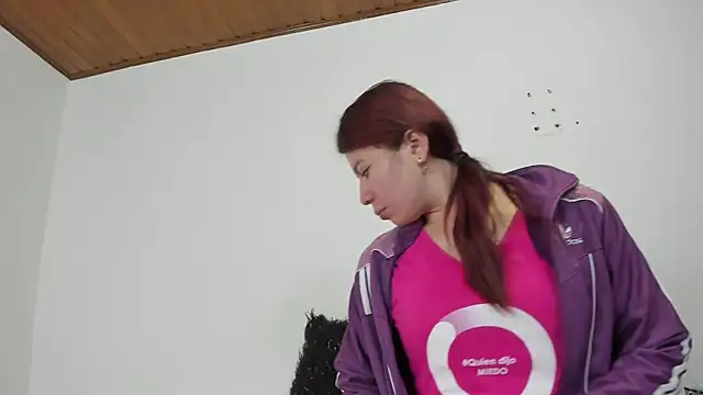 Valen tina online show from October 2025 12:26:02 PM