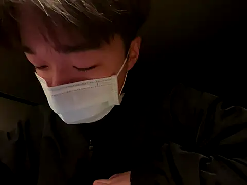 Yo155 online show from November 2025 04:18:01 PM