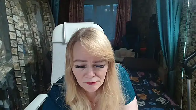 Sweet-blonde online show from November 2025 10:03:01 AM