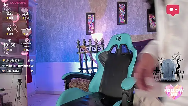 Lauren smiles online show from November 2025 04:14:01 AM