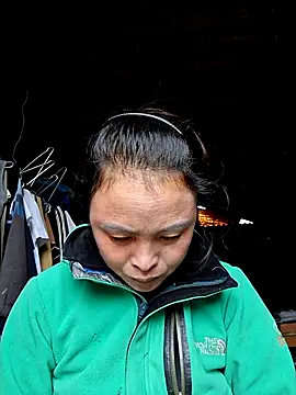 xuxulovezz online show from November 2025 12:32:01 AM