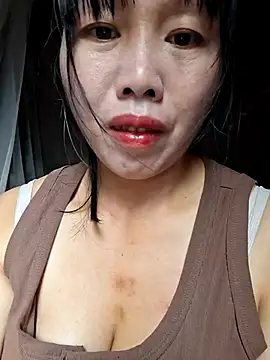 Snapshot of helenzz chatting on October 2025 12:47:02 AM helenzz online show from October 2025 12:47:02 AM