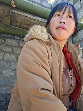 Snapshot of helenzz chatting on November 2025 05:43:01 AM helenzz online show from November 2025 05:43:01 AM