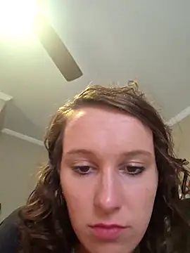 brunettebabexo3 online show from April 2026 06:31:01 PM