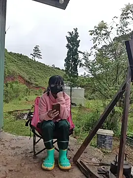 Helen-Tran online show from October 2025 01:42:02 AM