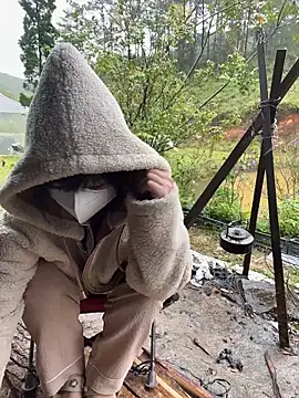 Helen-Tran online show from October 2025 02:13:01 AM